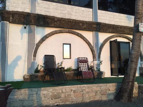 Sunbloom Beachfront Hotel And Restaurant