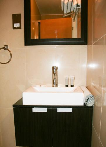 Cromwell International Hotel
