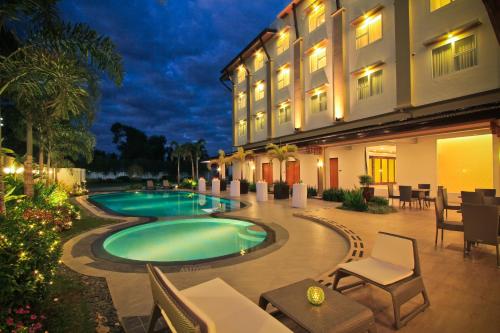 The Harvest Hotel