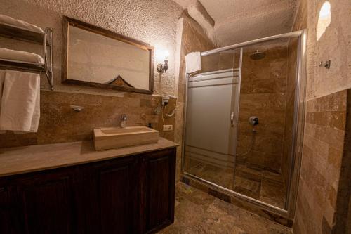 Hidden Cave Hotel