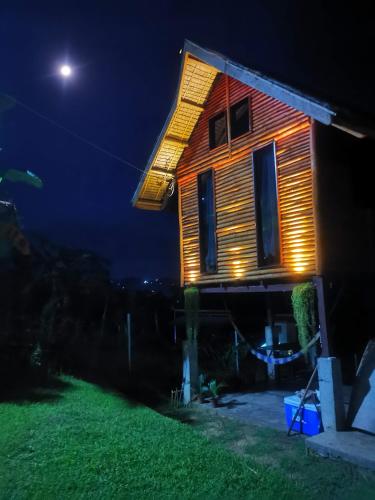 SMALL CABIN IN THE SOUTH