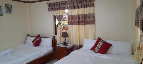 CORALYN'S PLACE Family of 4