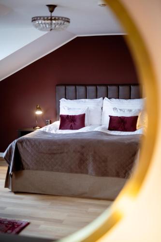 Home Hotel Cardinal