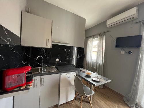 SPN. SPIROS APARTMENTS PREVEZA