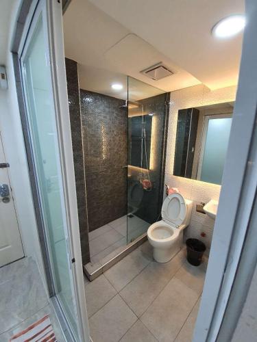 Burgundy McKinley Place Service Apartment