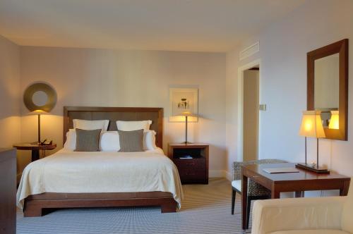 Columbus Hotel Monte-Carlo, Curio Collection by Hilton