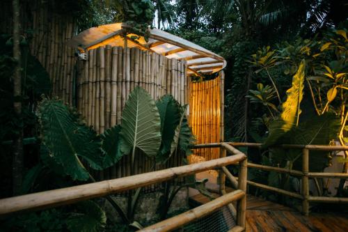 Treehouse De Valentine