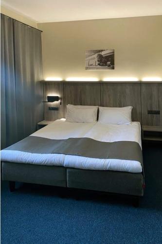Brut Wine Hotel & Restaurant
