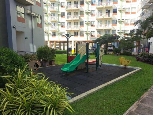 Amaia Steps Capitol Central