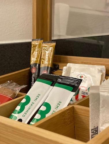 Luxe Living Guest House-Sleeps 6-Private Parking-Free WIFI-Beach-City