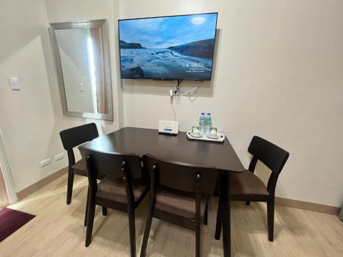 Iloilo Staycation with a Pool, Gym and Playroom