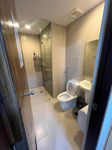 Iloilo Staycation with a Pool, Gym and Playroom