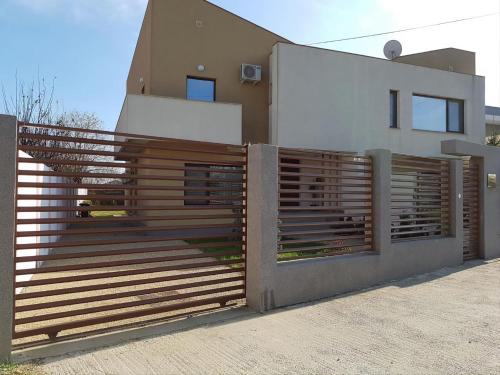 Sunny Family Vila Constanta