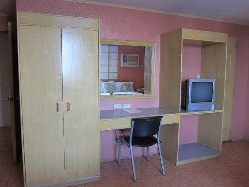 Nichols Airport Hotel