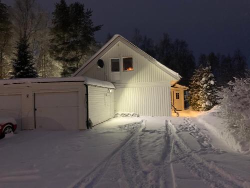 OWN ROOM WITH BIG BED IN A BIG HOUSE