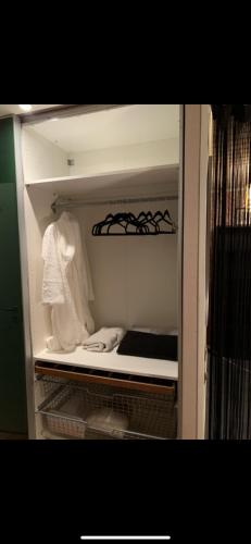 OWN ROOM WITH BIG BED IN A BIG HOUSE