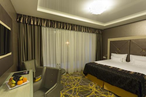 Hotel Exclusive & More