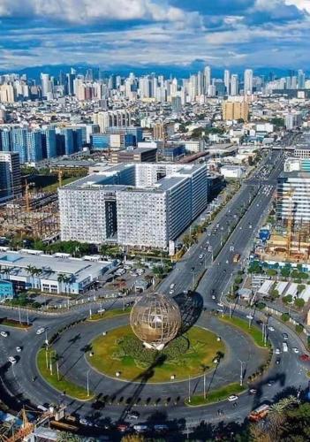 MALL Of ASIA-P00L Fr0nt- NEW 1 BR Condo with Balc0ny at Sh0re2