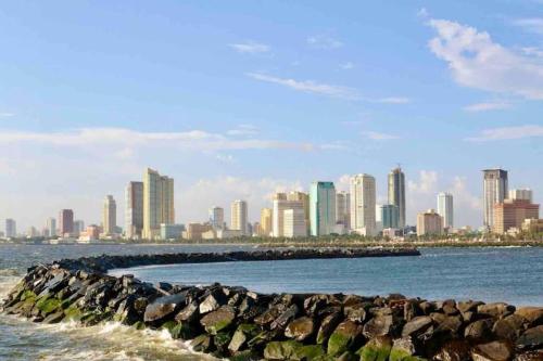 MALL Of ASIA-P00L Fr0nt- NEW 1 BR Condo with Balc0ny at Sh0re2