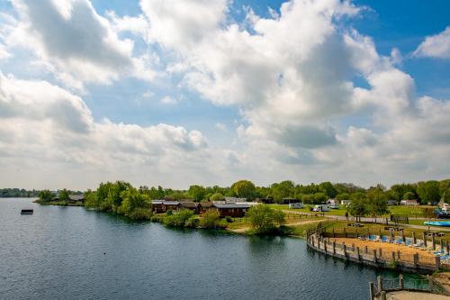 Away Resorts - Tattershall Lakes Country Park