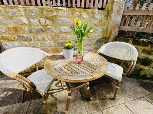 Ferienwohnungen an der Salvatorkirche - zentrales Apartmenthaus mit Terrasse