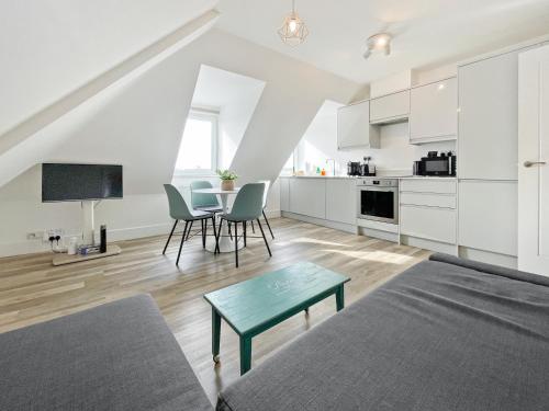 ENTR - Modern Apartments in Windsor