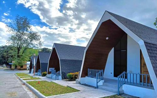Aurora Villas And Cabin Resort