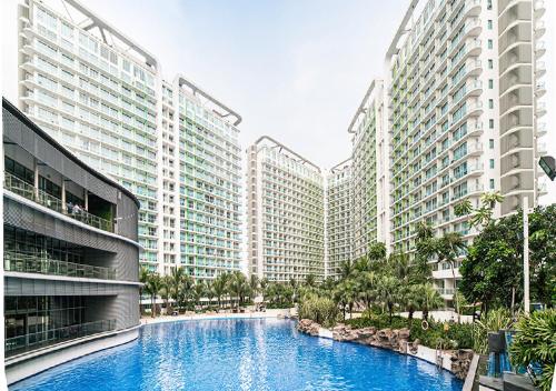 Azure Urban Resort Staycation by LV