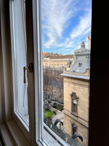 Central Market Hall Zen Hostel