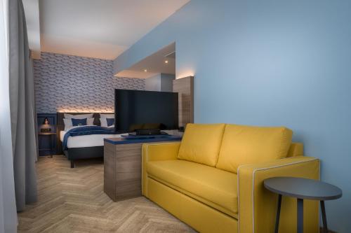 Holiday Inn - the niu, Welly Kiel