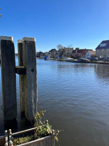 Morpheus Bed & Breakfast Houseboat