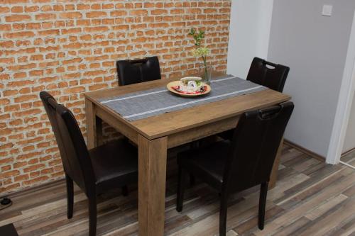 Broadway Apartments B2