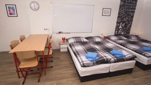 School Apartment - Your Unique Place in Prague by metro Vyšehrad