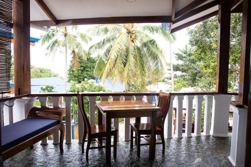 Rainbow Bay Beach & Dive Resort