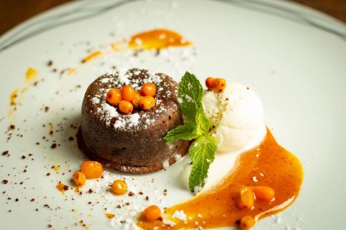 Meriton Old Town Garden Hotel