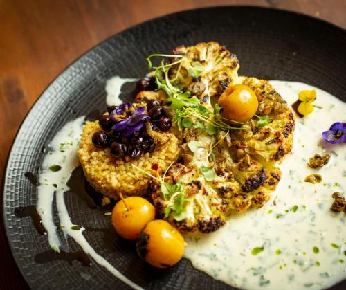 Meriton Old Town Garden Hotel