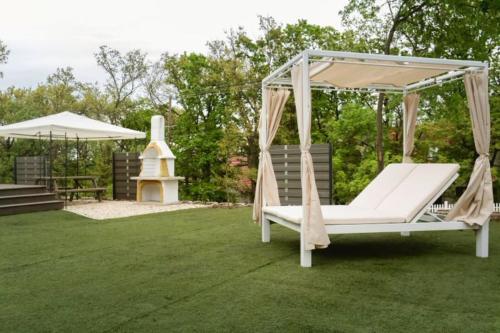 Bowery Guest Houses - Árnyas vendégházak - jakuzzi használattal