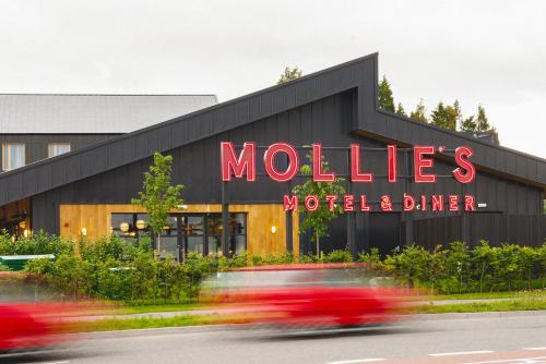 Mollie's Motel & Diner