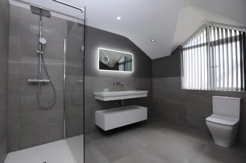 Glass Island Luxury Boutique B&B