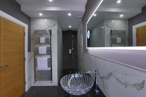 Glass Island Luxury Boutique B&B