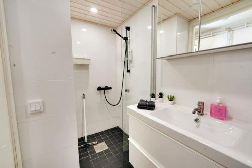 Upea yksiö+parveke. Ihastu, parhaalla paikalla.