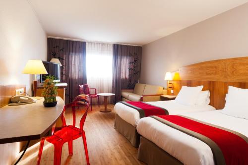 Hotel C-Suites