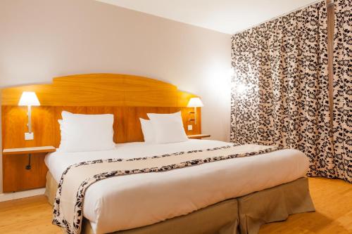 Hotel C-Suites