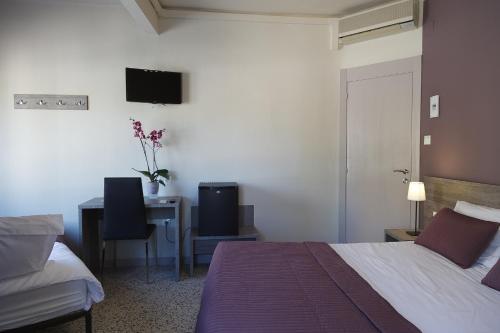 Hostal Fonda Montserrat