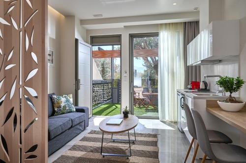 Stay365 Aparthotel