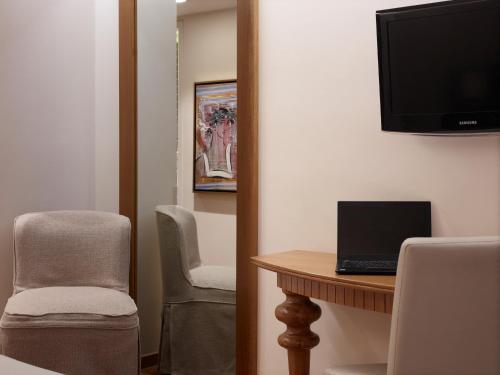 Titania Hotel Athens