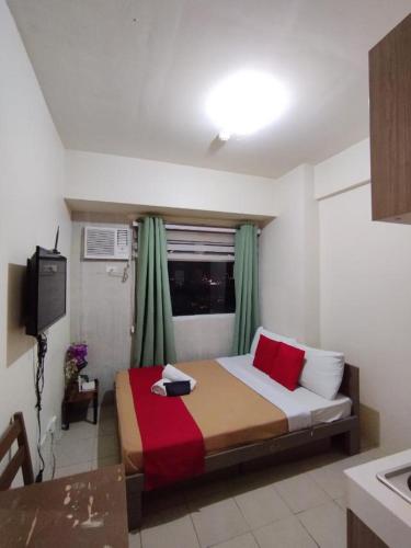 Eimy's Place at Urban Deca Mandaluyong by RedDoorz