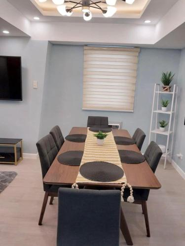 1BEDROOM Unit at Azure north With Netflix up to 6PAX