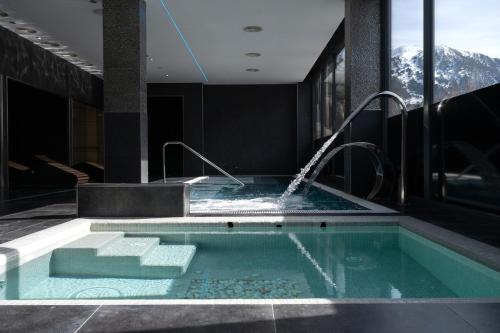 El Tarter THE MIRROR & SPA luxury apartments