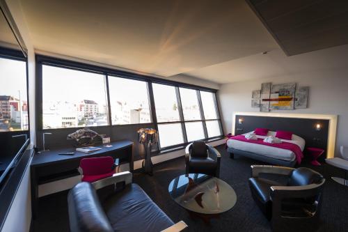Hotel Athena